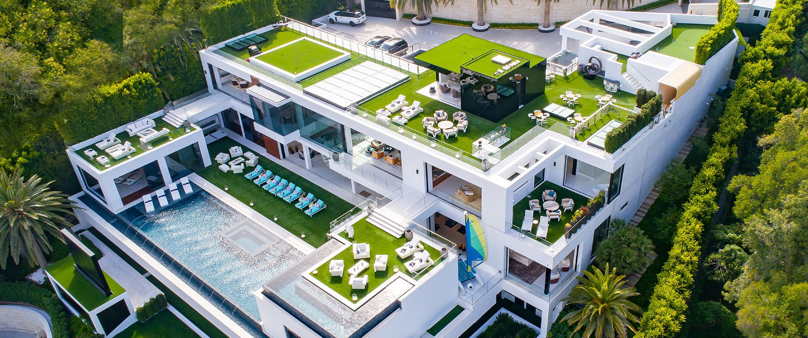 マックナイト「マスティク パビリオン」「Bel Air, California」 Inside A $68 Million Futuristic Bel-Air Estate That Has